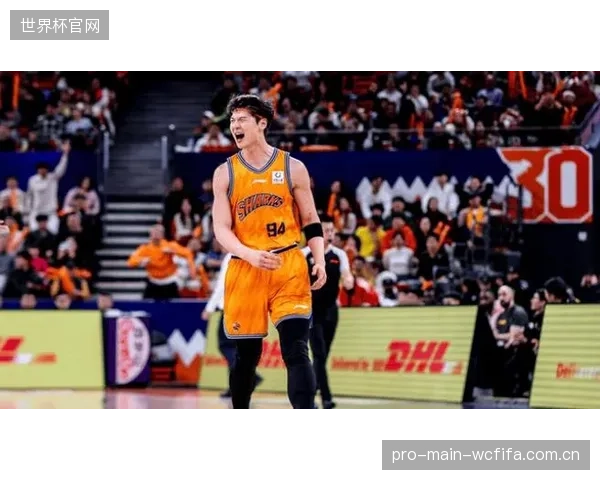 上海久事依靠王哲林高位策应激活全队，时隔24年重夺CBA总冠军。